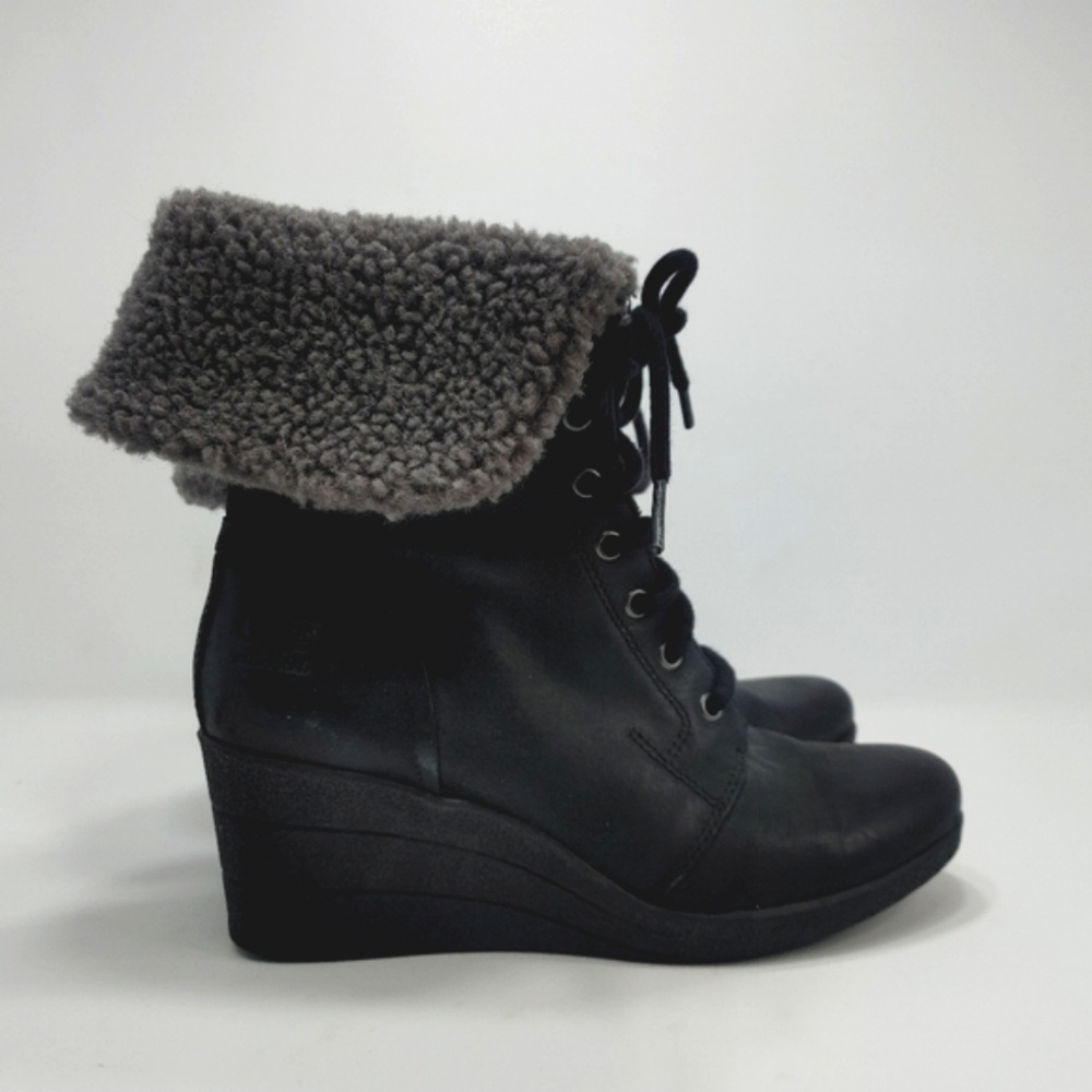 UGG Australia Zea Black Leather Waterproof Boots Wedge‎ Shearling Lace Up Size 7 - Picture 4 of 9